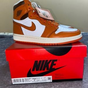 New Women’s Jordan 1 Starfish size 7.5